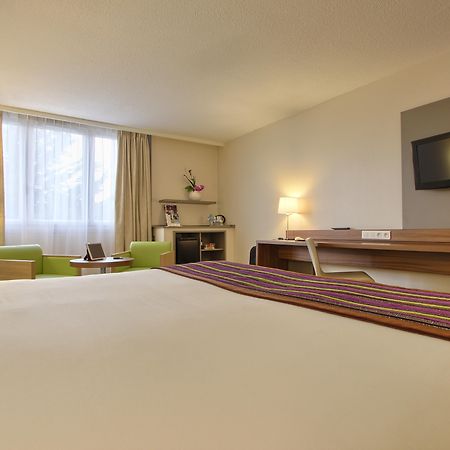 Mercure Paris Velizy Hotel Bagian luar foto